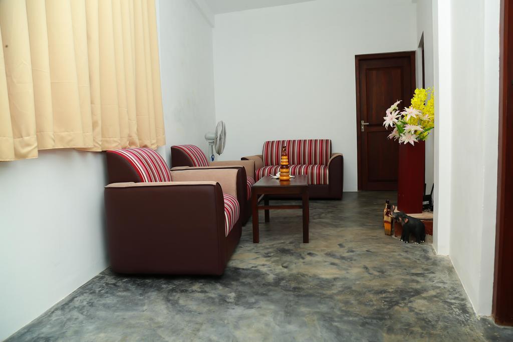 Four Season Guest House تانجالي المظهر الخارجي الصورة